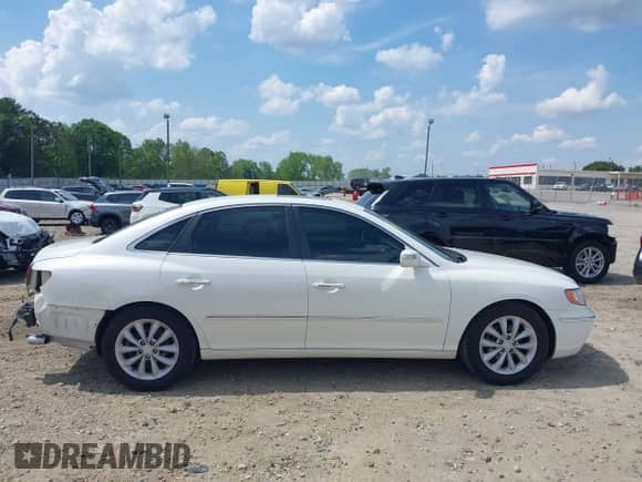 2007 Hyundai Azera SE с VIN KMHFC46F07A176082, выставлен на аукционе IAAI как лот 42163164 с пробегом 146 021 миль миль и . История ставок и продаж доступна на DreamBid. Изображение 14.