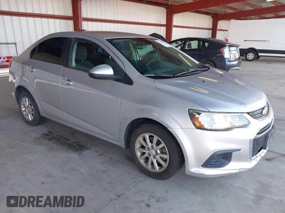 2017 Chevrolet Sonic LT with VIN 1G1JD5SB2H4103342, listed as a IAAI auction lot 41320877 with 136,142 mi miles and . Bid and sale history available at DreamBid. Image 1.