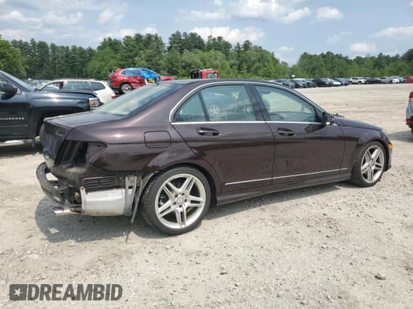 ✅ 2012 Mercedes-Benz C 300 Sport • VIN: WDDGF8BBXCR209178 • Lot: 59713565. Listed on Copart with 86,149 mi. Free auction sales archive from the USA and detailed vehicle history report at DreamBid. Image 3.