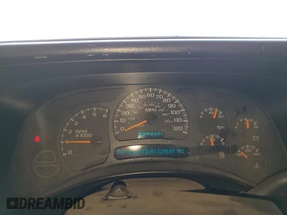 ✅ 2003 Chevrolet Silverado 1500 • VIN: 2GCEC19T831372422 • Лот: 53981285. Опубликован ранее на Copart с пробегом 225 697 миль. Бесплатный доступ к архиву аукционных продаж из США и подробный отчёт об истории автомобиля на DreamBid. Изображение 9.