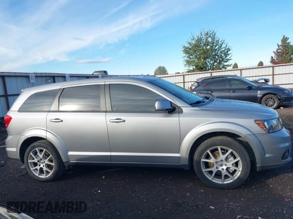 ✅ 2019 Dodge Journey GT • VIN: 3C4PDDEG4KT745565 • Lot: 43431629. Wystawiony na IAAI z przebiegiem 113 544 mil. Bezpłatny archiwum sprzedaży aukcyjnych z USA i szczegółowy raport historii pojazdu na DreamBid. Zdjęcie 13.