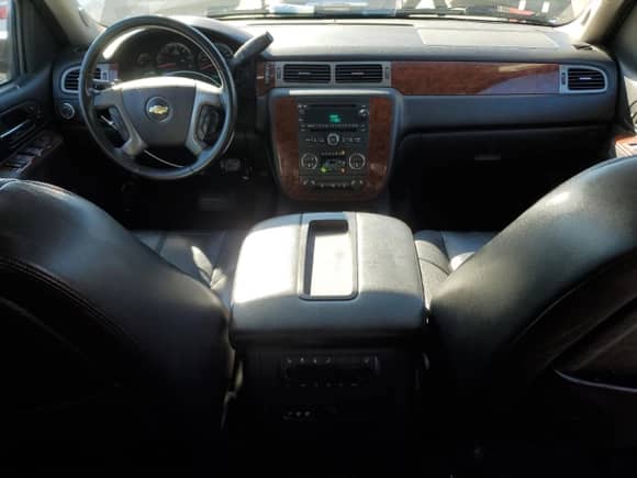 2013 Chevrolet Suburban LT с VIN 1GNSCJE06DR100546, выставлен на аукционе Copart как лот 86519335 с пробегом 192 147 миль миль и Списание • Salvage title. История ставок и продаж доступна на DreamBid. Изображение 8.