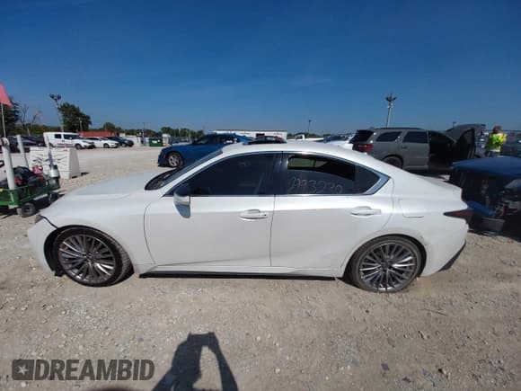 ✅ 2022 Lexus IS 300 • VIN: JTHDA1D21N5120205 • Lot: 43247479. Listed on IAAI with 41,686 mi. Free auction sales archive from the USA and detailed vehicle history report at DreamBid. Image 14.