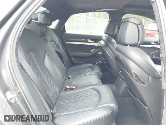 ✅ 2013 Audi S8 • VIN: WAUD2AFD1DN030416 • Лот: 41946932. Опубликован ранее на IAAI с пробегом 117 799 миль. Бесплатный доступ к архиву аукционных продаж из США и подробный отчёт об истории автомобиля на DreamBid. Изображение 8.