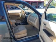 ✅ 2012 Ford Escape Limited • VIN: 1FMCU0E75CKA74526 • Lot: 43685275. Wystawiony na IAAI z przebiegiem 142 300 mil. Bezpłatny archiwum sprzedaży aukcyjnych z USA i szczegółowy raport historii pojazdu na DreamBid. Zdjęcie 5.