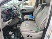 ✅ 2020 Chrysler Pacifica Limited • VIN: 2C4RC1GG4LR285870 • Lot: 82645385. Listed on Copart with 119,169 mi. Free auction sales archive from the USA and detailed vehicle history report at DreamBid. Image 7.