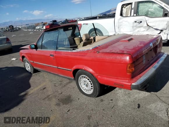 ✅ 1989 BMW 3 Series • VIN: WBABB2302K8863586 • Лот: 87761755. Опубликован ранее на Copart с пробегом 183 356 миль. Бесплатный доступ к архиву аукционных продаж из США и подробный отчёт об истории автомобиля на DreamBid. Изображение 2.