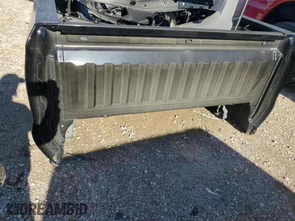 ✅ 2018 Chevrolet Silverado 1500 • VIN: N0V1N0NPART • Лот: 43236905. Опубликован ранее на Copart с пробегом Не указан. Бесплатный доступ к архиву аукционных продаж из США и подробный отчёт об истории автомобиля на DreamBid. Изображение 11.