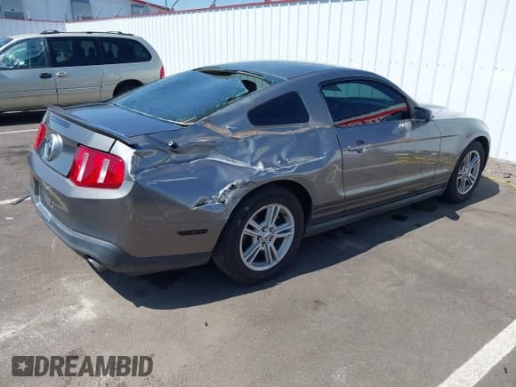 ✅ 2011 Ford Mustang V6 • VIN: 1ZVBP8AMXB5105751 • Lot: 42104899. Listed on IAAI with 70,178 mi. Free auction sales archive from the USA and detailed vehicle history report at DreamBid. Image 4.