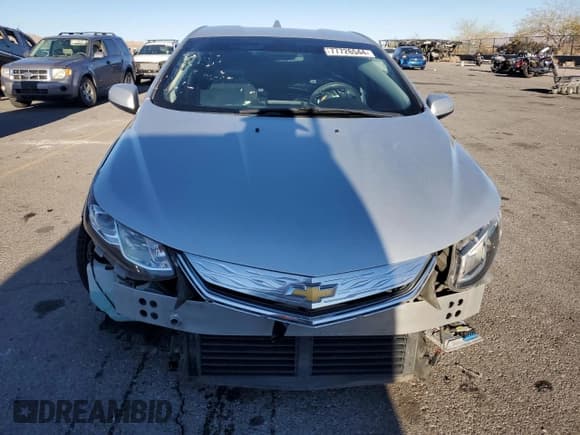 ✅ 2017 Chevrolet Volt LT • VIN: 1G1RC6S5XHU107581 • Lot: 77726544. Wystawiony na Copart z przebiegiem 85 756 mil. Bezpłatny archiwum sprzedaży aukcyjnych z USA i szczegółowy raport historii pojazdu na DreamBid. Zdjęcie 5.