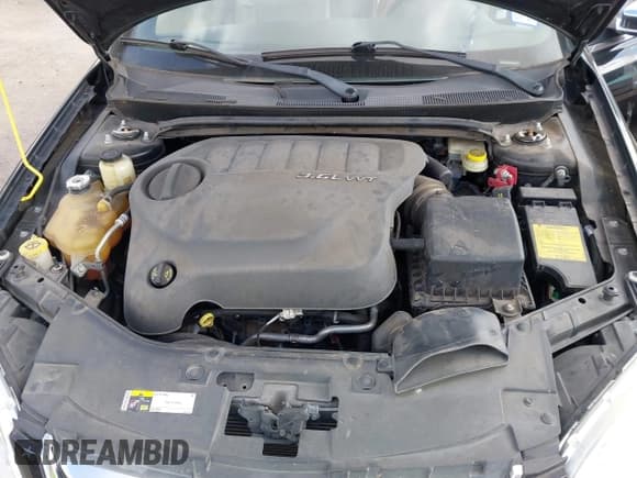 ✅ 2014 Chrysler 200 Limited • VIN: 1C3BCBFG3EN138033 • Lot: 40955526. Wystawiony na IAAI z przebiegiem 54 656 mil. Bezpłatny archiwum sprzedaży aukcyjnych z USA i szczegółowy raport historii pojazdu na DreamBid. Zdjęcie 10.