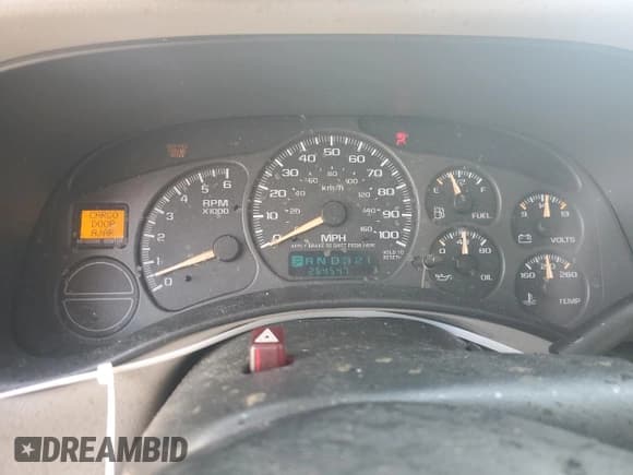 ✅ 2002 Chevrolet Suburban LT • VIN: 1GNFK16ZX2J220847 • Lot: 60745004. Wystawiony na Copart z przebiegiem 264 547 mil. Bezpłatny archiwum sprzedaży aukcyjnych z USA i szczegółowy raport historii pojazdu na DreamBid. Zdjęcie 9.