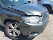 ✅ 2010 Toyota Highlander Sport • VIN: 5TDXK3EH6AS005260 • Lot: 41842874. Listed on IAAI with 152,833 mi. Free auction sales archive from the USA and detailed vehicle history report at DreamBid. Image 6.