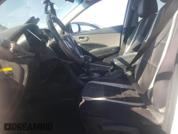 ✅ 2018 Hyundai Santa Fe 2.4L • VIN: 5NMZTDLB4JH077362 • Лот: 41193374. Опубликован ранее на Copart с пробегом Не указан. Бесплатный доступ к архиву аукционных продаж из США и подробный отчёт об истории автомобиля на DreamBid. Изображение 7.