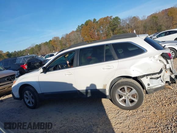 ✅ 2014 Subaru Outback Limited • VIN: 4S4BRCNC8E3313785 • Лот: 43611878. Опубликован ранее на IAAI с пробегом 174 452 миль. Бесплатный доступ к архиву аукционных продаж из США и подробный отчёт об истории автомобиля на DreamBid. Изображение 14.