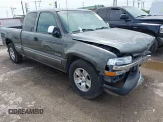 2000 Chevrolet Silverado 1500 LS z VIN 1GCEC19T5YZ346925, wystawiony jako IAAI lot #42475620 z przebiegiem Nie podano mil oraz . Historia ofert i sprzedaży dostępna na DreamBid. Obrazek 1.