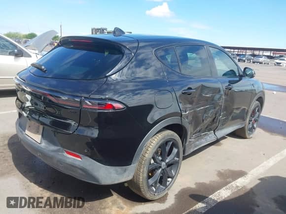 2024 Dodge Hornet GT z VIN ZACNDFAN8R3A14928, wystawiony jako IAAI lot #42387134 z przebiegiem 27 254 mil mil oraz . Historia ofert i sprzedaży dostępna na DreamBid. Obrazek 6.