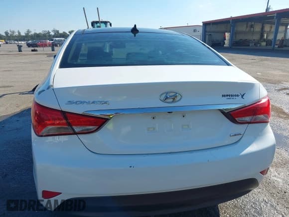✅ 2014 Hyundai Sonata SE • VIN: 5NPEC4AC3EH911107 • Lot: 43621086. Wystawiony na IAAI z przebiegiem 140 404 mil. Bezpłatny archiwum sprzedaży aukcyjnych z USA i szczegółowy raport historii pojazdu na DreamBid. Zdjęcie 17.