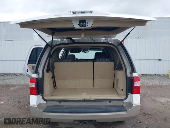 ✅ 2007 Ford Expedition Eddie Bauer • VIN: 1FMFU18517LA11176 • Лот: 42167558. Опубликован ранее на IAAI с пробегом 238 839 миль. Бесплатный доступ к архиву аукционных продаж из США и подробный отчёт об истории автомобиля на DreamBid. Изображение 17.