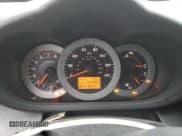 ✅ 2007 Toyota RAV4 Sport • VIN: JTMBD32V476033291 • Lot: 93770075. Wystawiony na Copart z przebiegiem 162 984 mil. Bezpłatny archiwum sprzedaży aukcyjnych z USA i szczegółowy raport historii pojazdu na DreamBid. Zdjęcie 9.