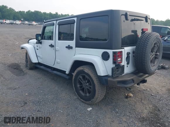 ✅ 2017 Jeep Wrangler Unlimited Sahara • VIN: 1C4HJWEG3HL505307 • Лот: 42497015. Опубликован ранее на IAAI с пробегом 92 790 миль. Бесплатный доступ к архиву аукционных продаж из США и подробный отчёт об истории автомобиля на DreamBid. Изображение 3.