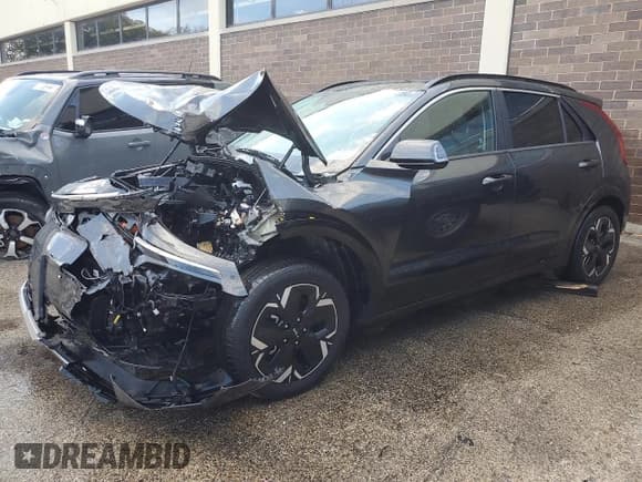 ✅ 2023 Kia Niro Wind • VIN: KNDCR3L19P5073860 • Лот: 90144705. Опубликован ранее на Copart с пробегом Не указан. Бесплатный доступ к архиву аукционных продаж из США и подробный отчёт об истории автомобиля на DreamBid. Изображение 1.
