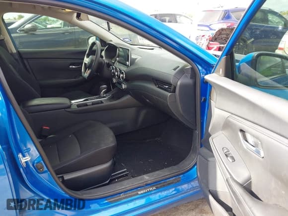 ✅ 2024 Nissan Sentra SV • VIN: 3N1AB8CV4RY225726 • Lot: 43265578. Listed on IAAI with 42,559 mi. Free auction sales archive from the USA and detailed vehicle history report at DreamBid. Image 5.