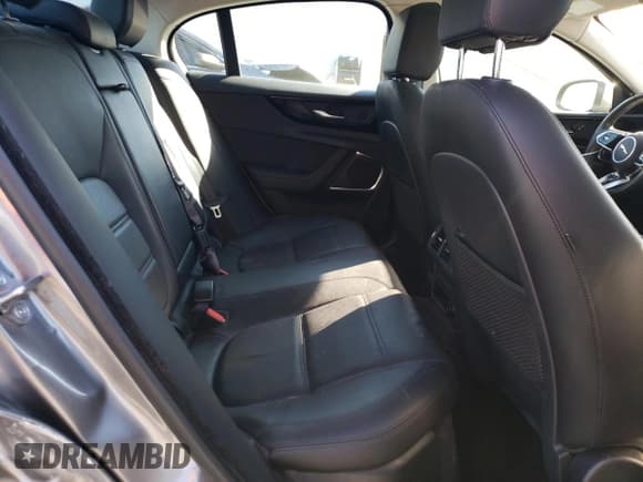 ✅ 2020 Jaguar XE S • VIN: SAJAJ4FX5LCP65044 • Lot: 84404915. Wystawiony na Copart z przebiegiem 26 696 mil. Bezpłatny archiwum sprzedaży aukcyjnych z USA i szczegółowy raport historii pojazdu na DreamBid. Zdjęcie 10.