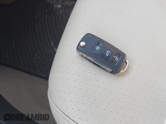 ✅ 2012 Volkswagen Jetta SEL • VIN: 3VWLP7AJ8CM415249 • Lot: 40265285. Listed on IAAI with 77,131 mi. Free auction sales archive from the USA and detailed vehicle history report at DreamBid. Image 11.