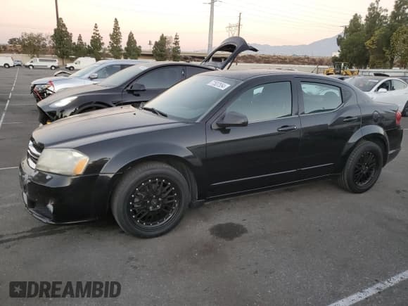 ✅ 2012 Dodge Avenger SE • VIN: 1C3CDZAB1CN322132 • Лот: 77537554. Опубликован ранее на Copart с пробегом 155 158 миль. Бесплатный доступ к архиву аукционных продаж из США и подробный отчёт об истории автомобиля на DreamBid. Изображение 1.