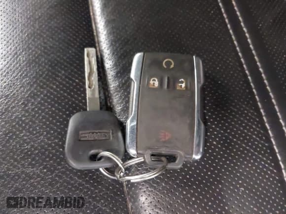 ✅ 2017 GMC Sierra 1500 Denali • VIN: 3GTU2PEJXHG240654 • Lot: 42549730. Listed on IAAI with 157,480 mi. Free auction sales archive from the USA and detailed vehicle history report at DreamBid. Image 11.