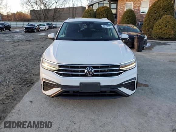 ✅ 2022 Volkswagen Tiguan SE • VIN: 3VV2B7AX2NM122341 • Lot: 86706564. Wystawiony na Copart z przebiegiem 27 709 mil. Bezpłatny archiwum sprzedaży aukcyjnych z USA i szczegółowy raport historii pojazdu na DreamBid. Zdjęcie 5.