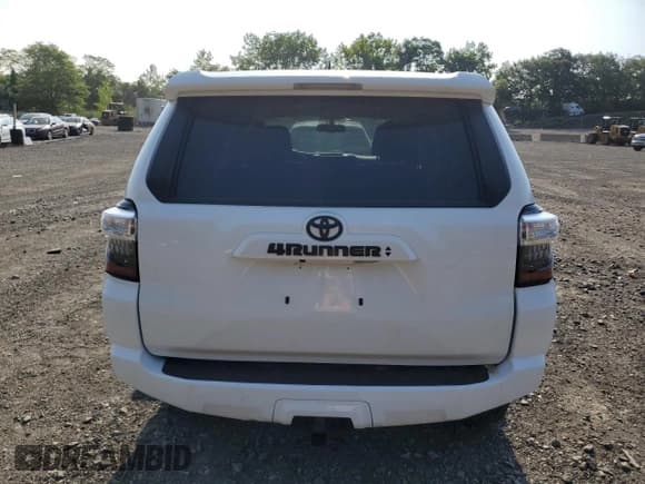 ✅ 2023 Toyota 4Runner SR5 Premium • VIN: JTENU5JR9P6133301 • Lot: 68360545. Wystawiony na Copart z przebiegiem 14 776 mil. Bezpłatny archiwum sprzedaży aukcyjnych z USA i szczegółowy raport historii pojazdu na DreamBid. Zdjęcie 6.