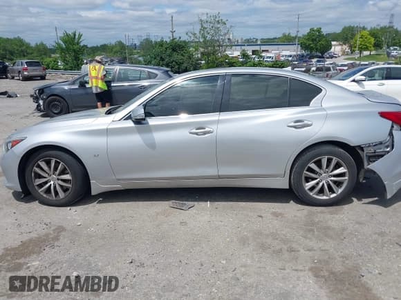 ✅ 2015 Infiniti Q50 Premium • VIN: JN1BV7AR3FM397191 • Lot: 42298006. Wystawiony na IAAI z przebiegiem 86 772 mil. Bezpłatny archiwum sprzedaży aukcyjnych z USA i szczegółowy raport historii pojazdu na DreamBid. Zdjęcie 13.