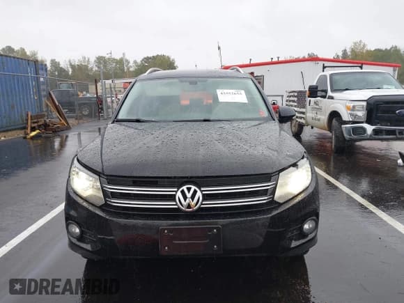 ✅ 2016 Volkswagen Tiguan S • VIN: WVGAV7AX6GW602771 • Lot: 43552655. Wystawiony na IAAI z przebiegiem 88 552 mil. Bezpłatny archiwum sprzedaży aukcyjnych z USA i szczegółowy raport historii pojazdu na DreamBid. Zdjęcie 13.