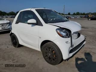 ✅ 2017 Smart fortwo Passion • VIN: WMEFK5DA0HK152964 • Lot: 67554314. Wystawiony na Copart z przebiegiem 33 407 mil. Bezpłatny archiwum sprzedaży aukcyjnych z USA i szczegółowy raport historii pojazdu na DreamBid. Zdjęcie 4.