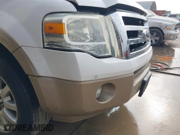✅ 2013 Ford Expedition XLT • VIN: 1FMJU1H52DEF63876 • Lot: 43705482. Listed on IAAI with 220,017 mi. Free auction sales archive from the USA and detailed vehicle history report at DreamBid. Image 6.