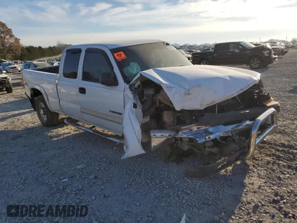 ✅ 2003 Chevrolet Silverado 2500HD LS • VIN: 1GCHK29U23E350574 • Lot: 83432514. Wystawiony na Copart z przebiegiem Nie podano. Bezpłatny archiwum sprzedaży aukcyjnych z USA i szczegółowy raport historii pojazdu na DreamBid. Zdjęcie 4.
