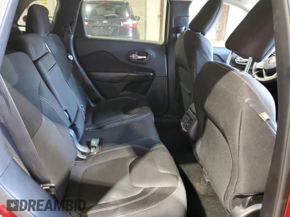 ✅ 2015 Jeep Cherokee Latitude • VIN: 1C4PJLCS1FW536178 • Лот: 82613795. Опубликован ранее на Copart с пробегом 134 409 миль. Бесплатный доступ к архиву аукционных продаж из США и подробный отчёт об истории автомобиля на DreamBid. Изображение 11.