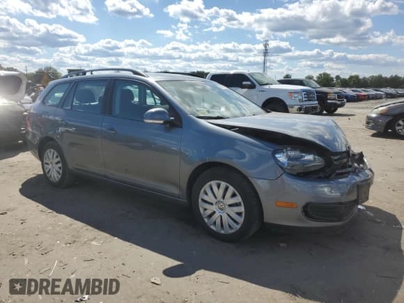 ✅ 2013 Volkswagen Jetta S • VIN: 3VWKP7AJ8DM641630 • Lot: 70598305. Wystawiony na Copart z przebiegiem 78 472 mil. Bezpłatny archiwum sprzedaży aukcyjnych z USA i szczegółowy raport historii pojazdu na DreamBid. Zdjęcie 4.