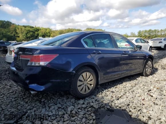 ✅ 2011 Honda Accord LX • VIN: 1HGCP2F35BA054964 • Lot: 84297245. Listed on Copart with 218,500 mi. Free auction sales archive from the USA and detailed vehicle history report at DreamBid. Image 3.