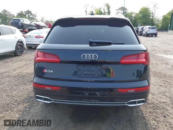 ✅ 2018 Audi SQ5 Premium Plus • VIN: WA1A4AFYXJ2224923 • Lot: 42390942. Wystawiony na IAAI z przebiegiem 80 198 mil. Bezpłatny archiwum sprzedaży aukcyjnych z USA i szczegółowy raport historii pojazdu na DreamBid. Zdjęcie 16.