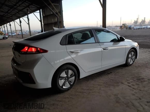 ✅ 2021 Hyundai Ioniq Blue • VIN: KMHC65LC2MU254902 • Lot: 47369155. Wystawiony na Copart z przebiegiem 75 053 mil. Bezpłatny archiwum sprzedaży aukcyjnych z USA i szczegółowy raport historii pojazdu na DreamBid. Zdjęcie 3.