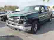 ✅ 2006 Chevrolet Silverado 1500 LS • VIN: 2GCEC13V161225437 • Lot: 43364401. Wystawiony na IAAI z przebiegiem Nie podano mil. Skorzystaj z bezpłatnego archiwum sprzedaży aukcyjnych z USA i zobacz szczegółowy raport historii pojazdu na DreamBid. Zdjęcie 2.