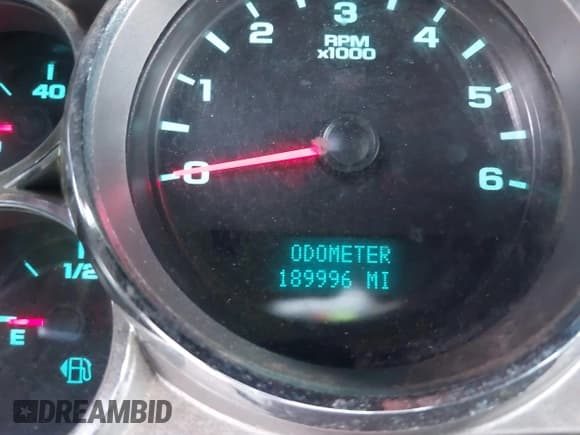 ✅ 2011 Chevrolet Silverado 2500HD Work Truck • VIN: 1GC0CVCG4BF161397 • Лот: 43592679. Опубликован ранее на IAAI с пробегом 189 996 миль. Бесплатный доступ к архиву аукционных продаж из США и подробный отчёт об истории автомобиля на DreamBid. Изображение 7.