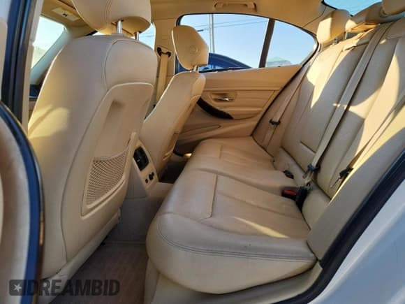 ✅ 2015 BMW 3 Series 328i • VIN: WBA3A5C51FF609261 • Lot: 93404115. Listed on Copart with 154,216 mi. Free auction sales archive from the USA and detailed vehicle history report at DreamBid. Image 10.