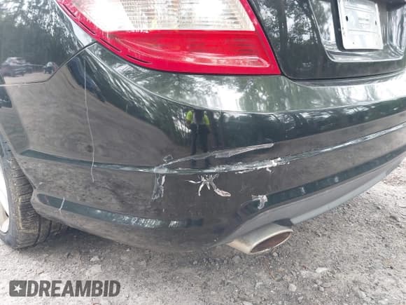 ✅ 2011 Mercedes-Benz C 300 Sport • VIN: WDDGF8BB7BR176073 • Lot: 42464080. Listed on IAAI with 260,527 mi. Free auction sales archive from the USA and detailed vehicle history report at DreamBid. Image 6.