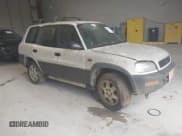 ✅ 1997 Toyota RAV4 • VIN: JT3GP10V2V7024380 • Lot: 42807335. Wystawiony na IAAI z przebiegiem 310 548 mil. Bezpłatny archiwum sprzedaży aukcyjnych z USA i szczegółowy raport historii pojazdu na DreamBid. Zdjęcie 1.