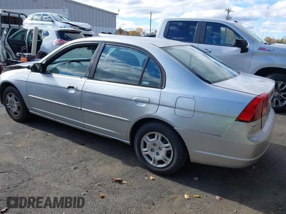 ✅ 2002 Honda Civic LX • VIN: 2HGES16562H592576 • Lot: 43637627. Listed on IAAI with 1,376,965 mi. Free auction sales archive from the USA and detailed vehicle history report at DreamBid. Image 3.