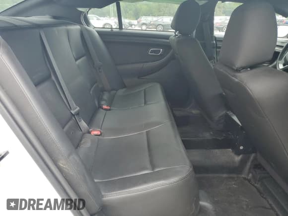 ✅ 2015 Ford Police Interceptor • VIN: 1FAHP2MT5FG208038 • Lot: 68208775. Listed on Copart with 86,804 mi. Free auction sales archive from the USA and detailed vehicle history report at DreamBid. Image 10.